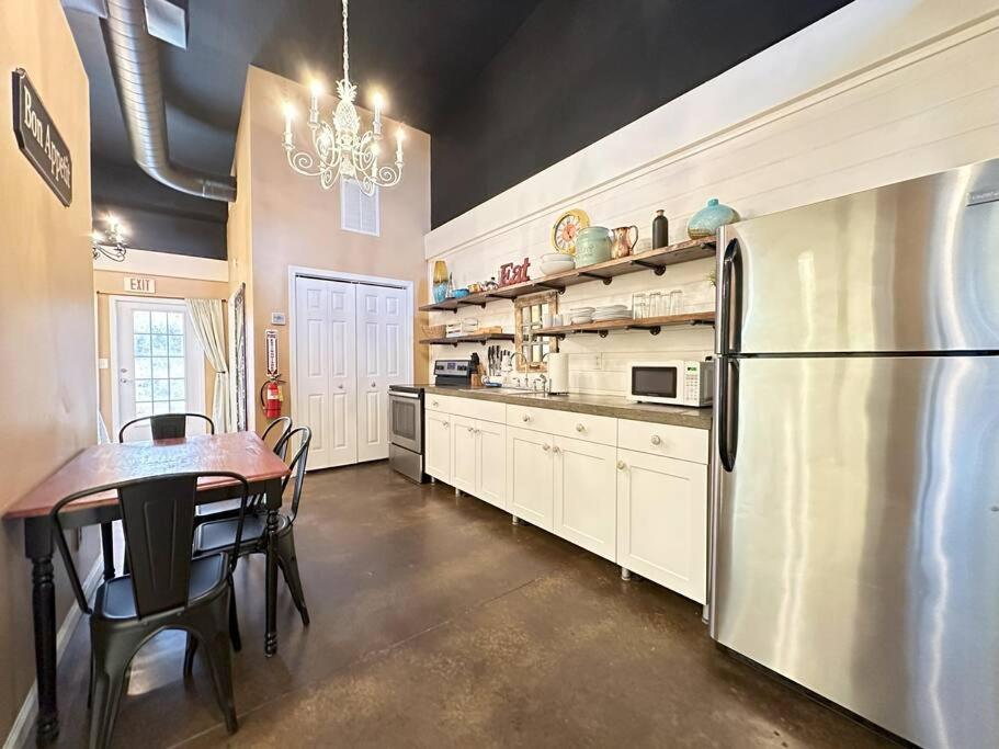 Haven At Hazel~Downtown Loft Apartment Demorest Bagian luar foto