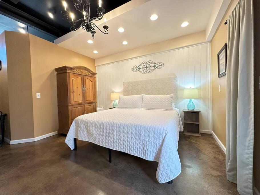 Haven At Hazel~Downtown Loft Apartment Demorest Bagian luar foto